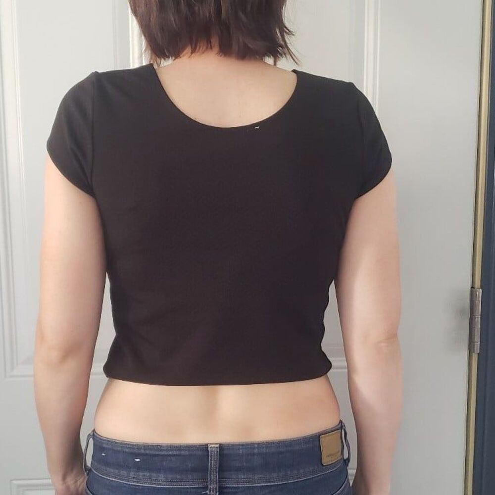 Y2K Black Crop Top - Picture 3 of 5